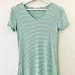 Zenana Mint Green/White Short Sleeve Striped V-neck Tee‎ Medium